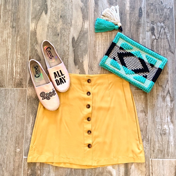 Dresses & Skirts - Yellow Linen Button Up Skirt